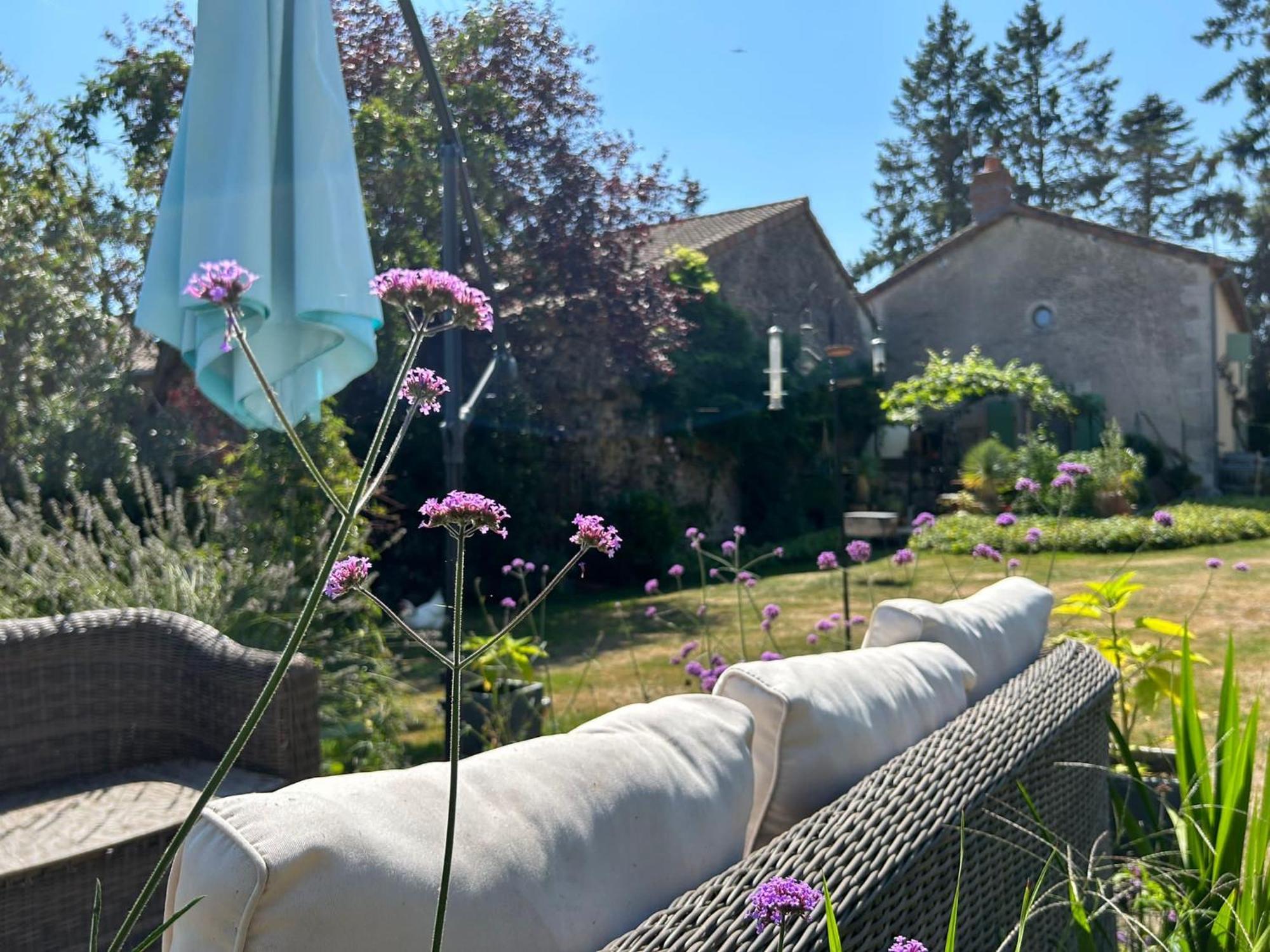 2 Chez Tabuteau Plaisance (Vienne) Exterior foto